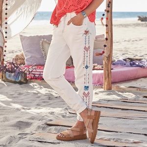 Driftwood Rivier Floral Embroidered Size Small Joggers EUC